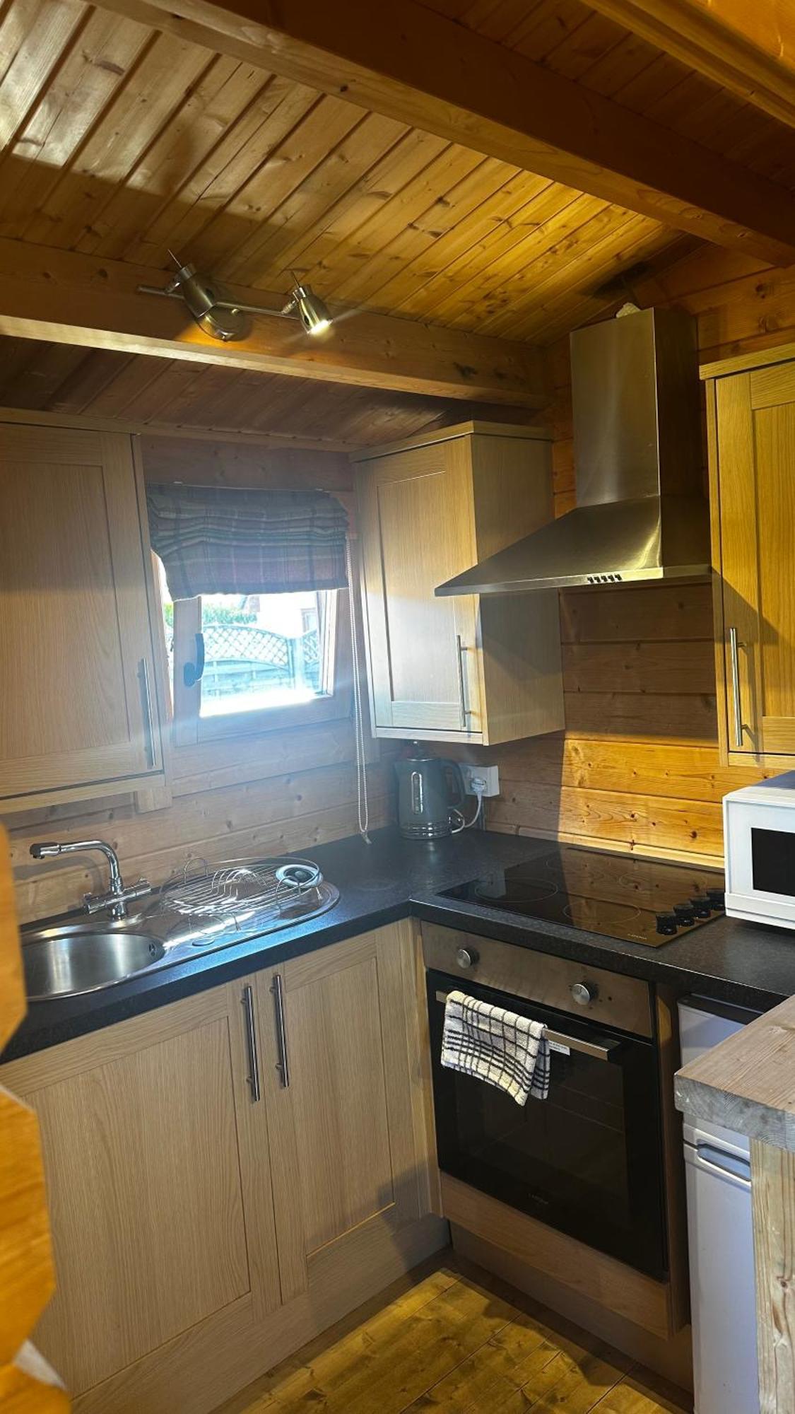Lochinvar - Highland Log Cabin With Private Hot Tub エイドリー エクステリア 写真